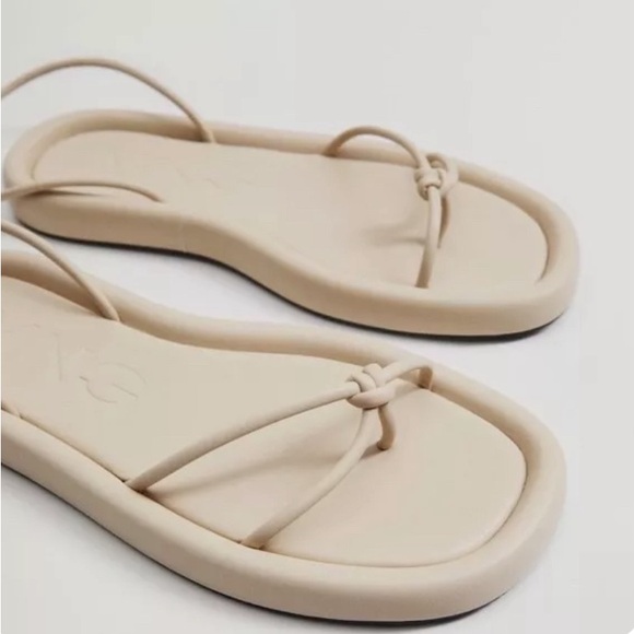 NWT Ivory White Mango Criss-Cross Strap Sandals - Picture 4 of 5
